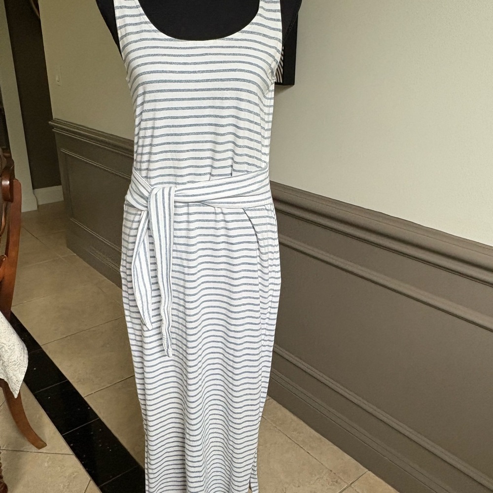 Jane and Delancey Black and White Sleeveless Scoop Neck Maxi Dress